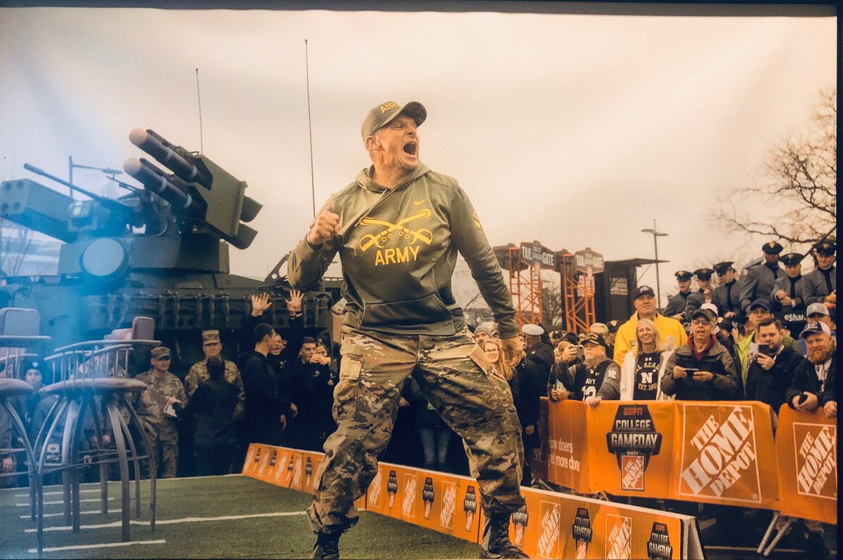 HeffernanTrace's tweet photo. Excited to say that I have received my first offer to play football at the university of Army at Westpoint!! @TankWright @CoachJohnLoose @ThomasMcDaniel4 @CoachDaleDunlap @CBHS_Football @ArmyWP_Football @johnvarlas https://t.co/ghLVF8DNeq