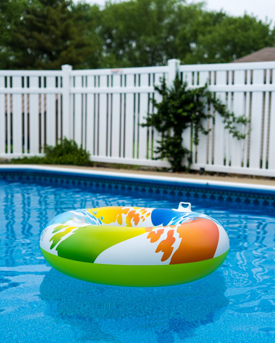 Everyone could use a little Malibu from time to time 🌺  #glipoolproducts