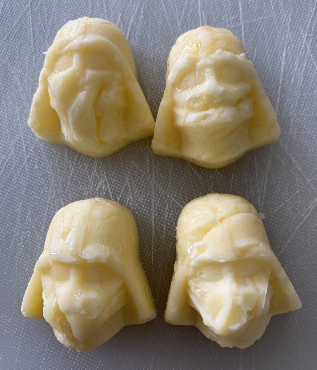 stoakleyaudio's tweet photo. If the Death Star canteen served butter...
@starwars @eddieizzard #ChadVader #MrStevens https://t.co/MbeqUfancM