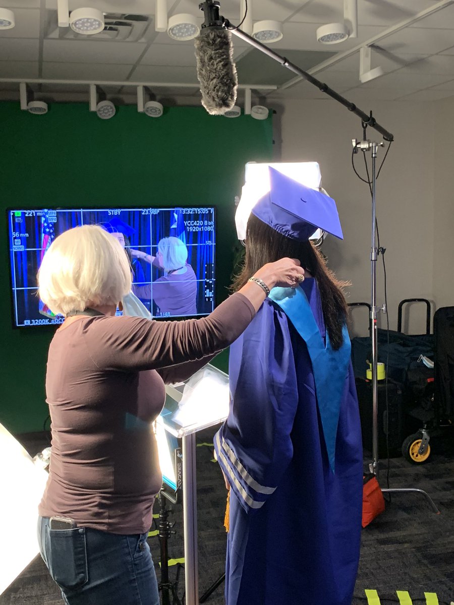 JETHS_2020's tweet photo. Check out THS Class of 2020 Salutatorian Gabby Cortes in the studio! #TaylorMade2020 https://t.co/3kOG9l39NM
