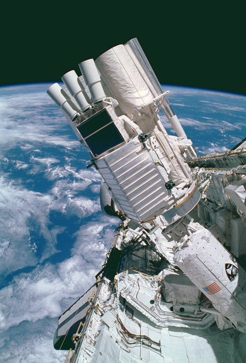 SpaceAboveUs's tweet photo. STS-35 is here and with it, the first Spacelab mission in over five years. Ultraviolet and X-ray astronomy isn't really possible on the ground due to the atmosphere, so let's get some special telescopes into orbit! #STS35 1/3 https://t.co/VBerj9hxT7