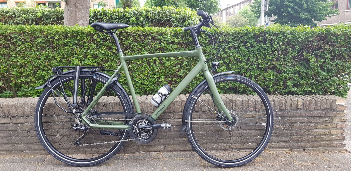 SnelFietsen's tweet photo. Mooie Jan Janssen Millennium afgeleverd.
Unieke kleur, legergroen mat.
Deze fiets is voor een hoveniers bedrijf.

#Snel #Snelfietsen #Fietsenwinkel #Fiets #Fietsen #Winkel #JanJanssen #Millennium #Kleur #Uniek #Groen #Legergroen #Afgeleverd #Hovenier #Bedrijf #Shimano #Deore https://t.co/71CN10cjYf