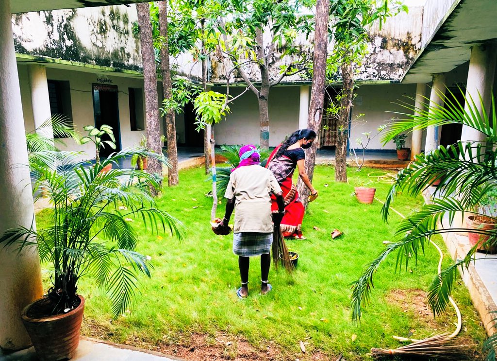 CMR_INC's tweet image. Mandal office getting ready for tomorrow’s General Body Meeting after long #LockdownEnd 
Bush clearance &amp;amp; sanitation Drive work by our staff.