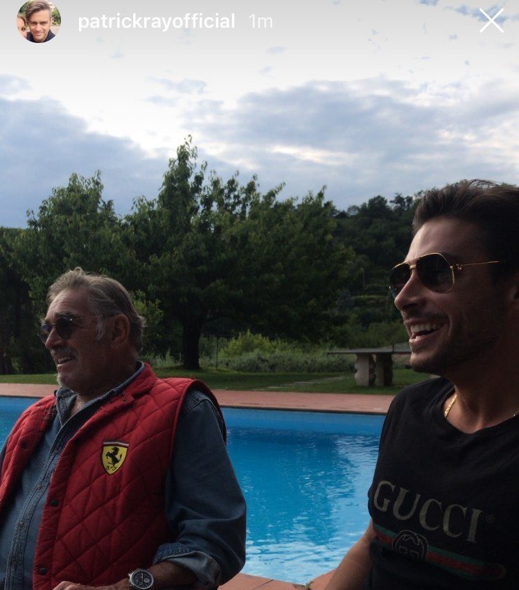 justtmat's tweet photo. Fabione, Denver e Patrick proud che scatta la foto π€§π€§
#GFVIP
#Volverick https://t.co/awzlt9NgDD