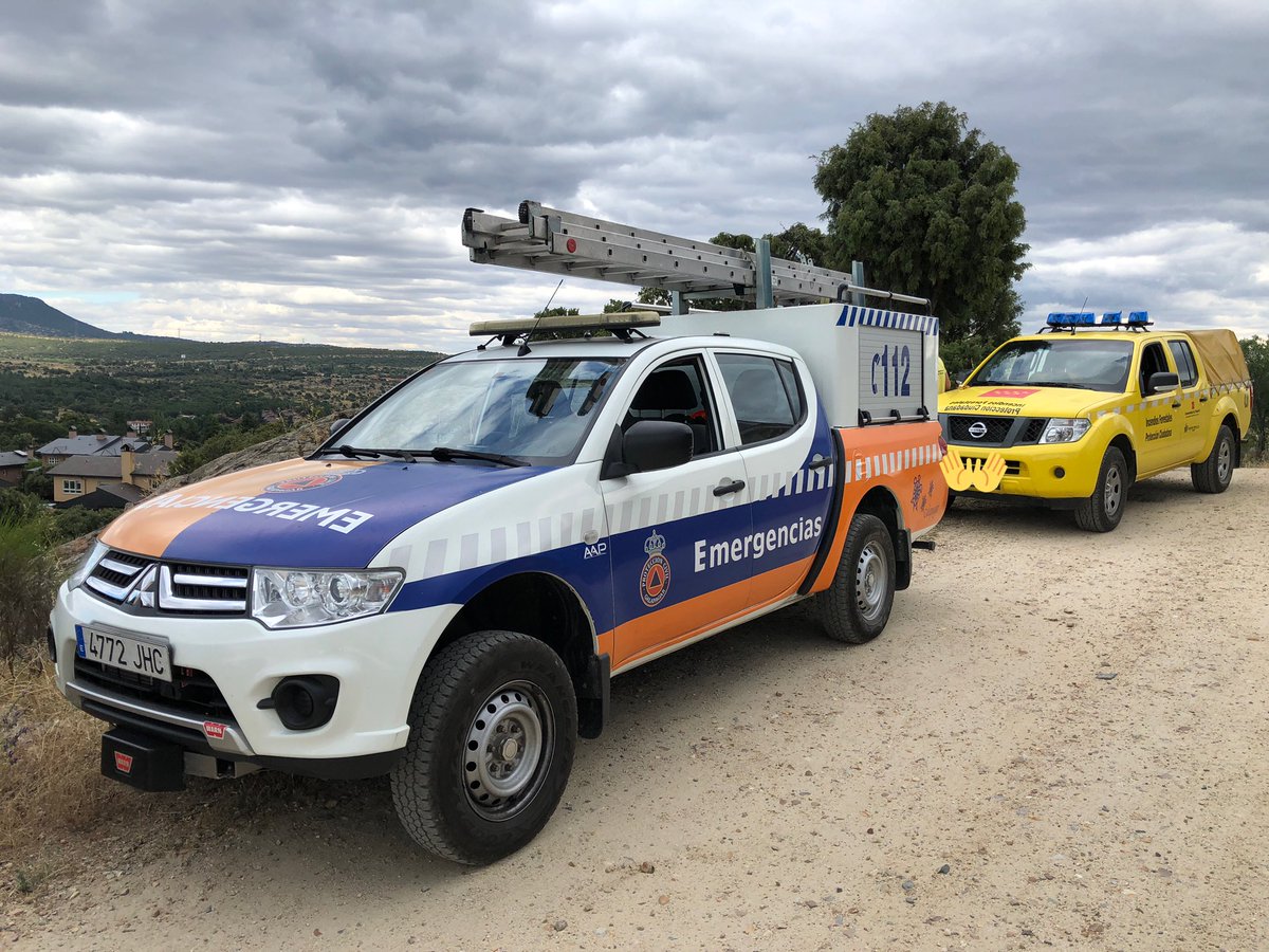 Hoy hemos contado con la presencia de #BomberosForestales en la prevención de #IncendiosForestales, también hemos comprobado el estado de vías y caminos de nuestro término municipal.