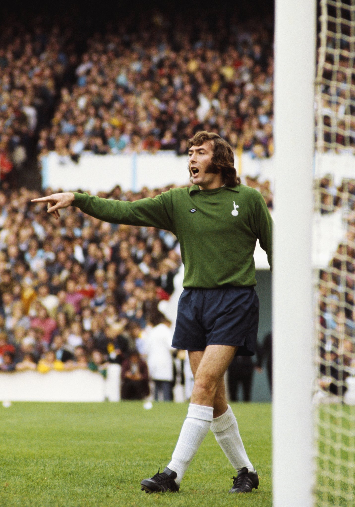 Happy 75th birthday to Pat Jennings 591 appearances FA Cup League Cup  UEFA Cup 
