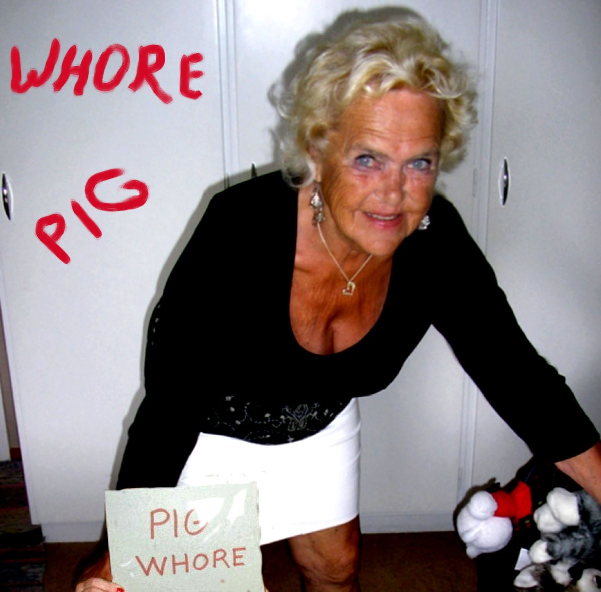 LadyGunvor's tweet photo. Lady Gunvor Pig Whore https://t.co/F1uCp8zrNg