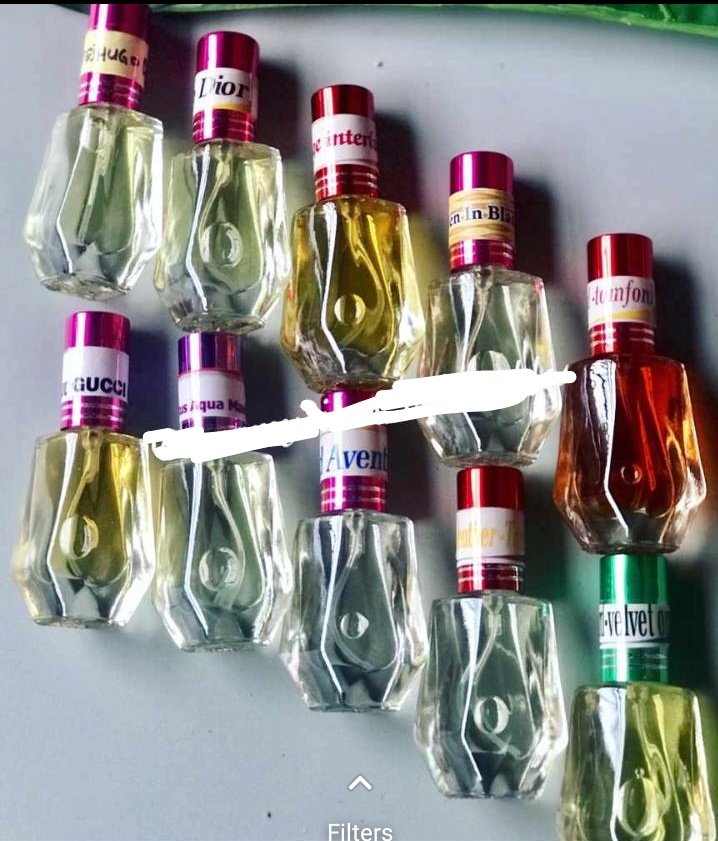 iAm_Beckie's tweet photo. It's like you people want me to starve to death. I am not proud please, if you don't patronize me I can't eat.
Frame 1- #10,500
Frame 2 - #8000
Frame 3 - #10,000
Frame 4- #12ML perfume oils for #2,500 https://t.co/DNcBlU0jYD