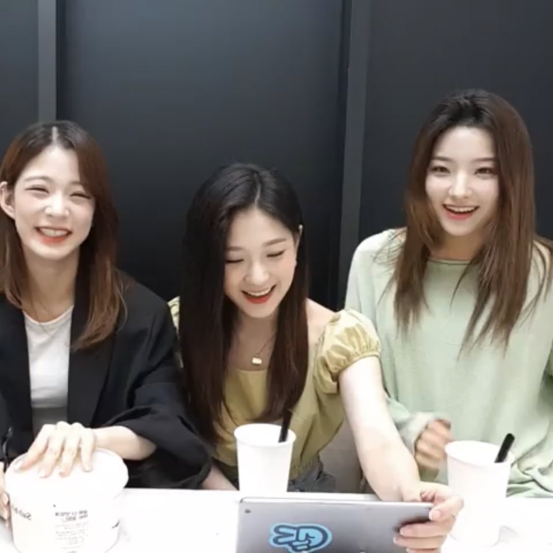 tiny_syeon tweet picture