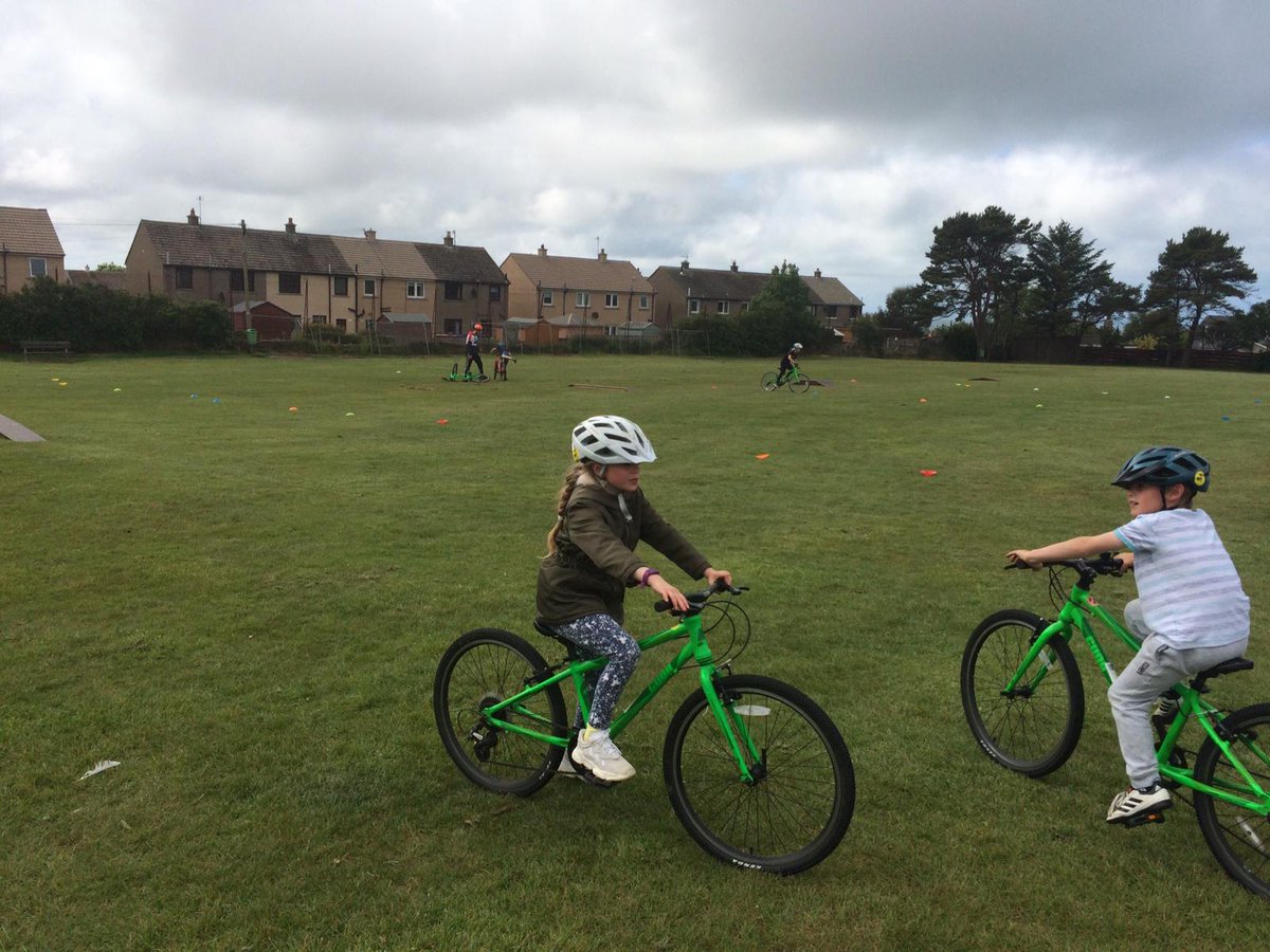 OutfitMoray's tweet photo. Some very enthusiastic cyclists at @GerardineSt cycling session for the children of key workers today. @sportinmoray @CyclingScotland @CyclingUKScot @TheMorayCouncil @WeAreCyclingUK https://t.co/Yw4CL9fahv