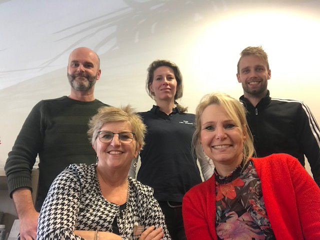 EctTiel's tweet image. 🍊🤸‍♂️ Wil jij je ook fit voelen en controle hebben over je gezondheid? De #BeweegKuur (voor ECT-patiënten) gaat weer van start. Nog enkele plaatsten vrij in eerstvolgende groep! Voor info en aanmelden, met verwijzing👉ecttiel.nl/zorgverlener/b…
(foto gemaakt voor coronacrisis)