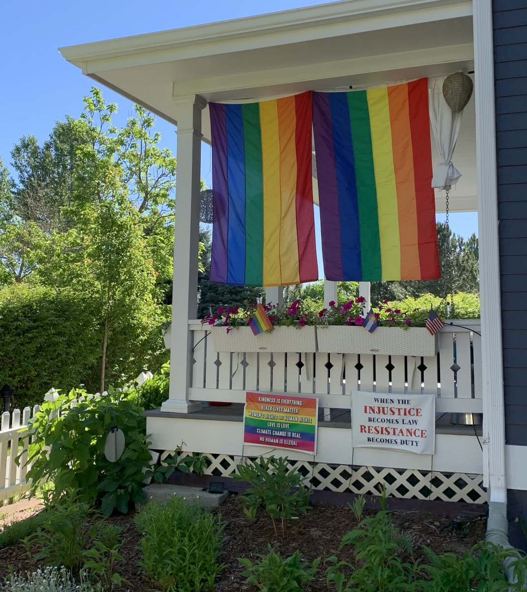 MileHightheGrey's tweet photo. Some may call this sort of thing “virtue signaling." And fair enough—I’m sometimes guilty of that, for sure. But, better to virtue-signal than to vice-signal! 😆
#BlackLivesMatter #Pride2020 #lovestapleton*❤️
*or whatever we end up calling it soon https://t.co/AgayBaDjqu