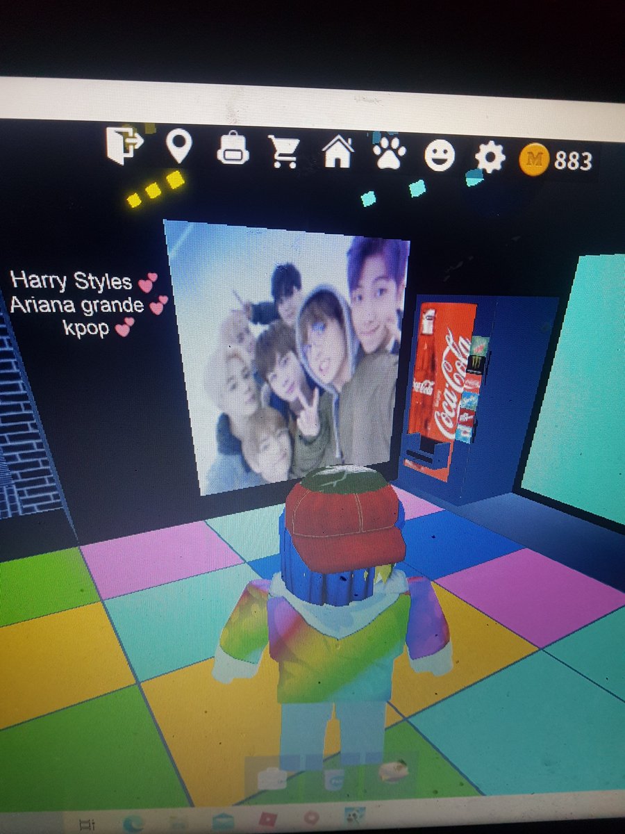 Miiaauraax's tweet photo. @bts_bighit Ayer en la noche estaba jugando un juego online llamado Roblox y me encontré con ustedes en una fiesta jajajaja 💕😻🙏🏻💕😍💕😻😻💗💖💟💕😻😻😂💓😍💕💟😻💕🙏🏻🌷💕💜💜💕💟💖💕🌷🌻😻💕💜💜😻💕😍😻 fue muy lindo y gracioso! Jajajaja 💜😻🏵⚘💖😍💓💚💜🌷🌻⚘💐🏵💕💜💖💖💜💖 https://t.co/MpVXwuWP8K