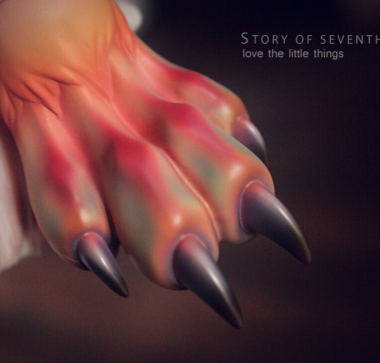Story7days's tweet photo. These special body parts are integrated with JinWu's Faceup and tattoo. This is an unconventional color combination, very publicity, dangerous atmosphere. I think such a god must be somewhat arrogant and inaccessible.
+
#bjd #bjddoll #bjdfaceup #bjdmakeup #doll #faceupartist https://t.co/bjMXdYrpt2