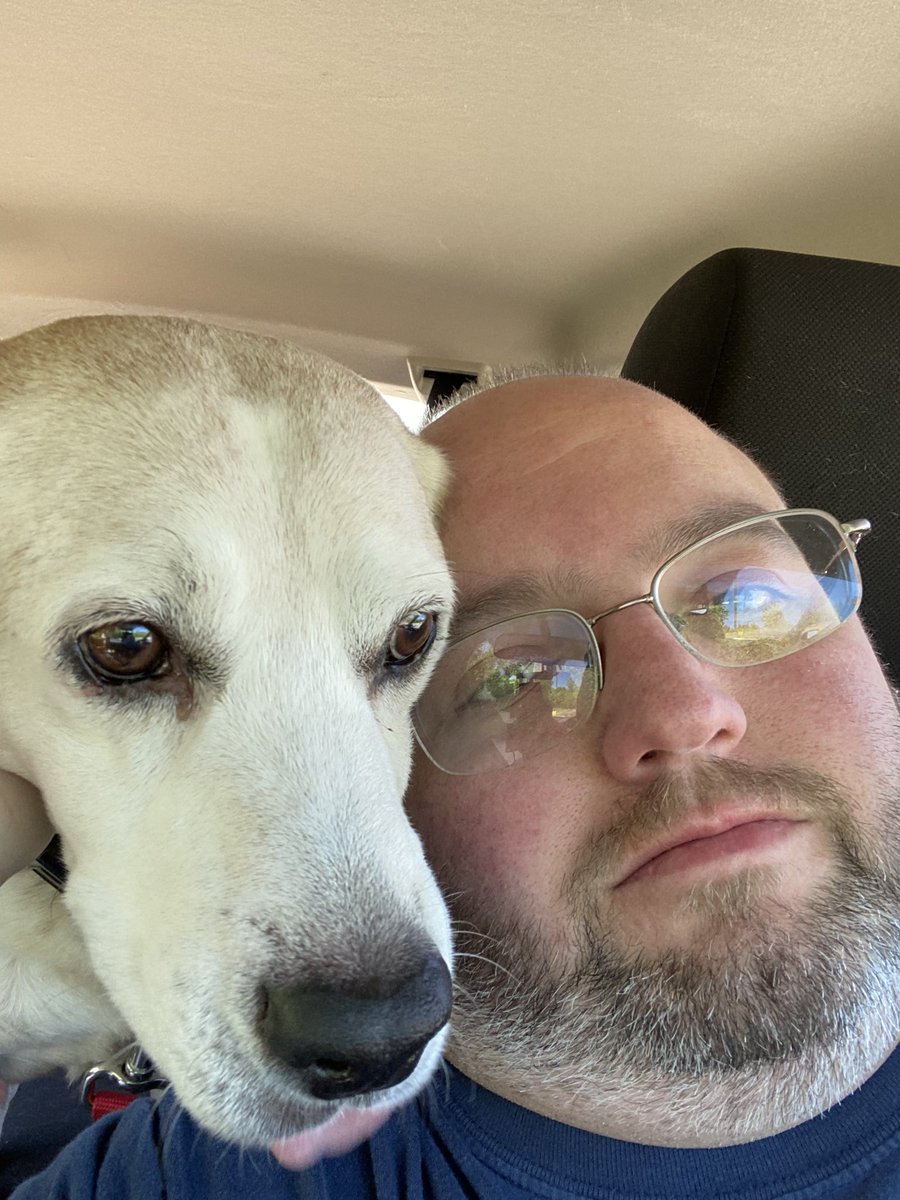 katieMayra14's tweet photo. So in addition to the sad news about my dad on Tuesday, today my old 14-year-old beagle also crossed the rainbow bridge as they say. He was a terrible pet but a good dog. RIP Murphy, Iโll miss you, old man. #ThisWeekSucks #RIPMurphy #RIPMel https://t.co/zanTLhBoXW