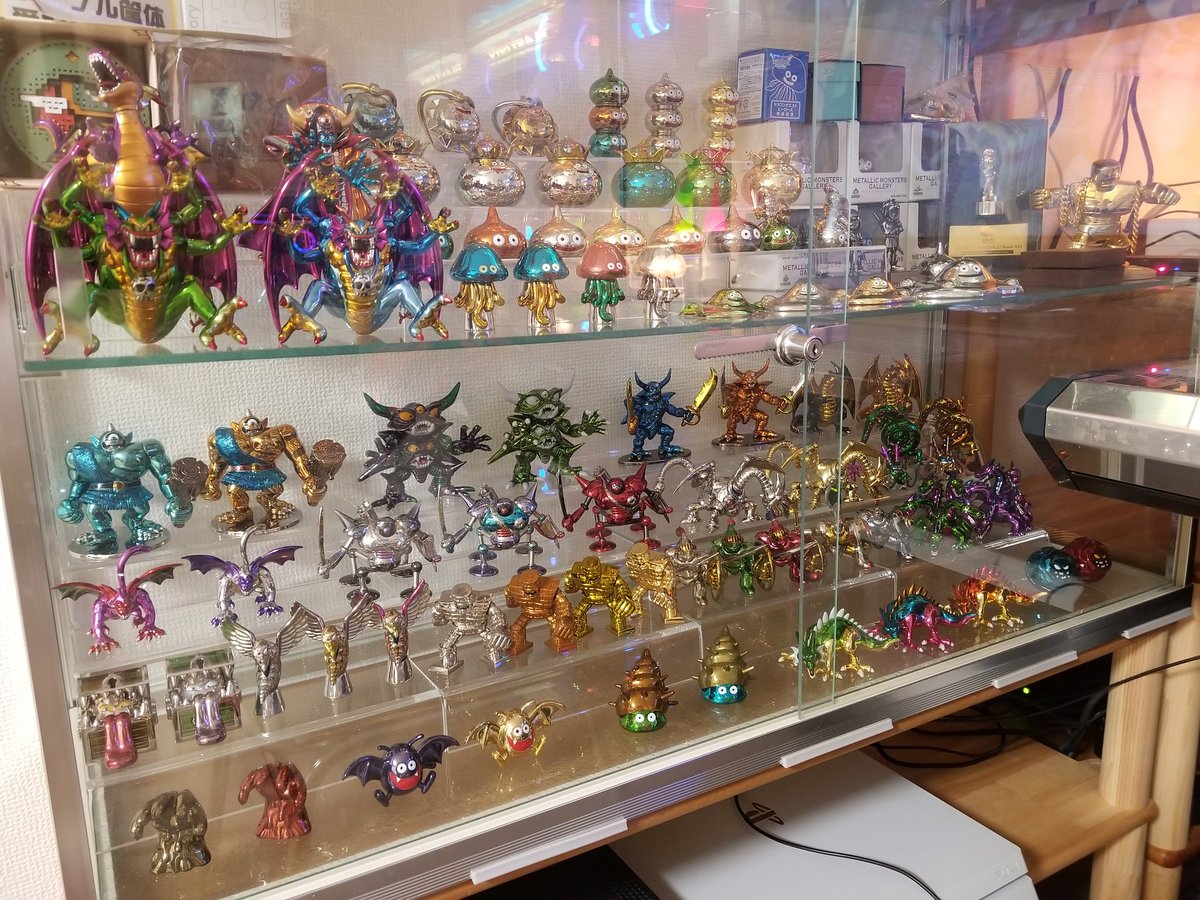 義務で収集しているドラゴンクエストのメタリックモンスターズ ハイ