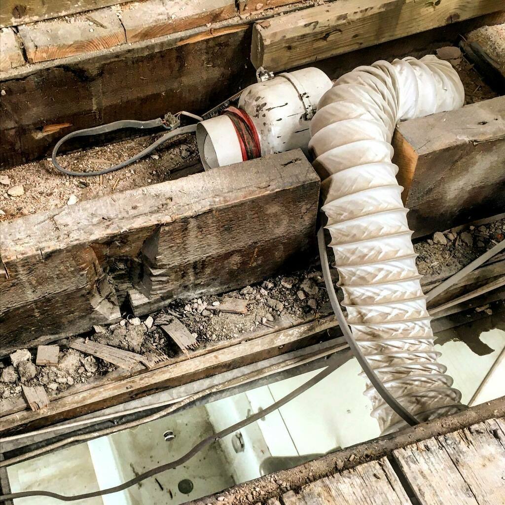 conservengineer's tweet image. Great idea. Notch 5” out of a 7” joist 🤦‍♂️
#structuralengineering instagr.am/p/CBTWFkBp0ax/