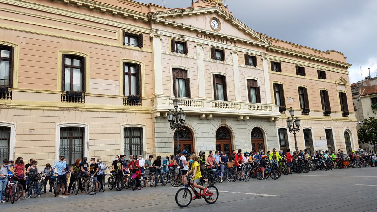 participació en la bicletada per una ciutat més sostenible! #RecuperemLaCiutat #ProuContaminació
