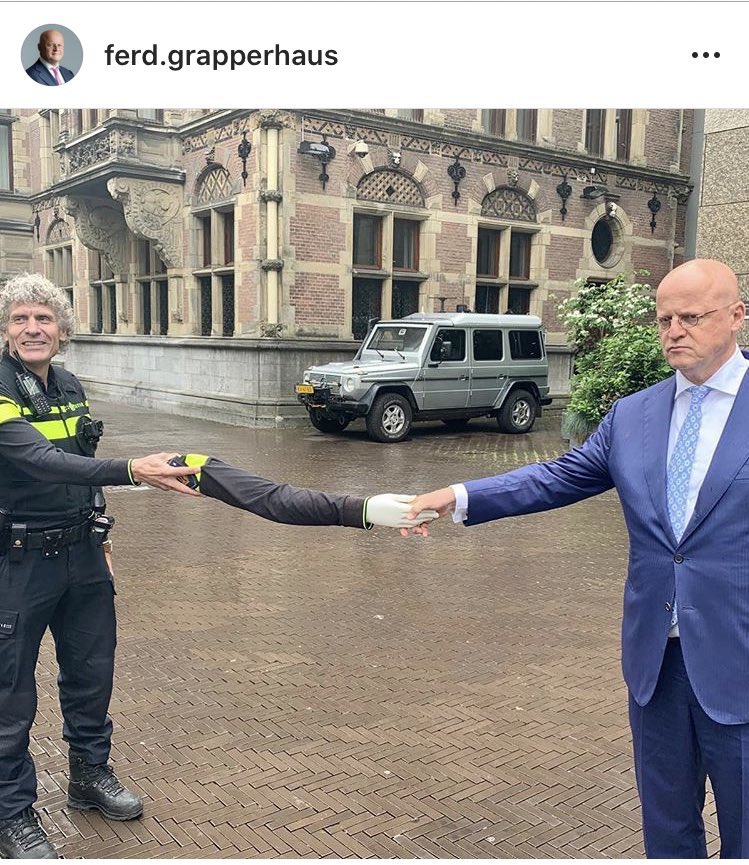 EaPzoEQXsAQTLXE?format=jpg&name=900x900