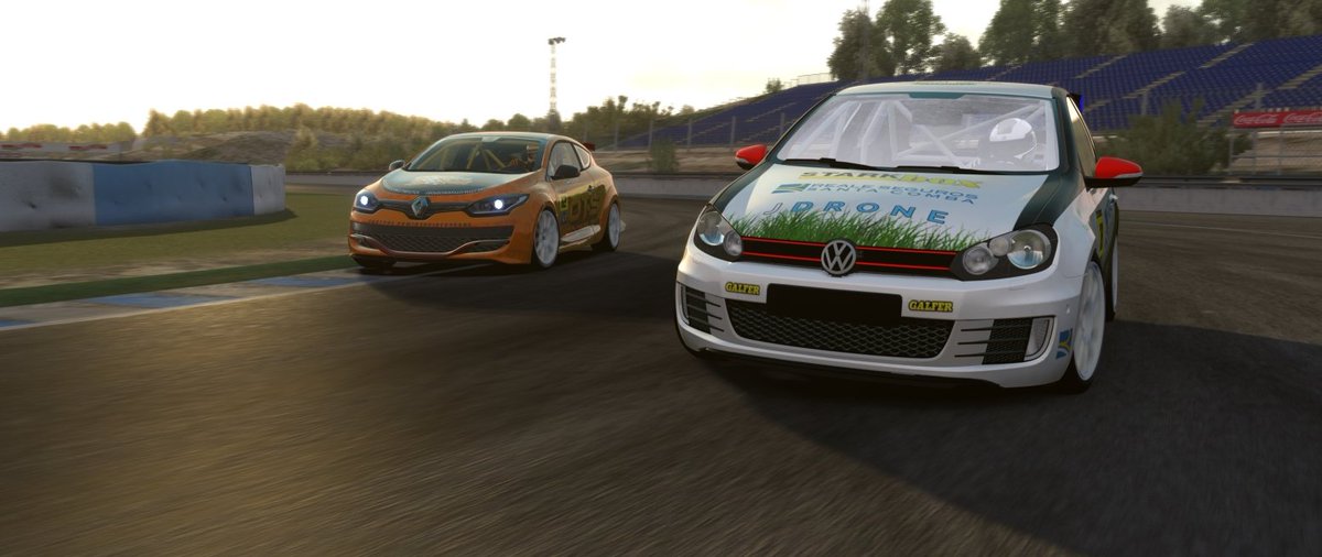 Diego_Chama's tweet photo. El GP4 de la LNT2 de @club_simracing de ayer ha sido una auténtica agonía por los problemas en los frenos que me han hecho limar las ruedas y no seguir el ritmo... Pero nos lo hemos pasado bien peleando con Raúl en las últimas vueltas aguantando como podíamos 🐺 https://t.co/qldxe34hxV