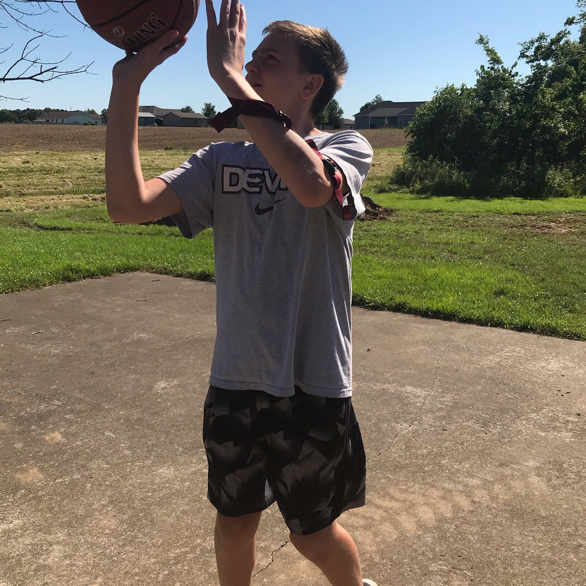 Make It Rain Challenge 
Jonah Ruffino
100 post moves
50 three pointers 
50 free throws