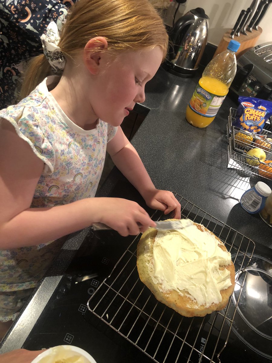 jule220's tweet photo. @StJBoscoRec tonight we made daddy a birthday cake. Poppi can’t wait to show him tomorrow and have a slice 🎂 https://t.co/UnLkoWjM1j