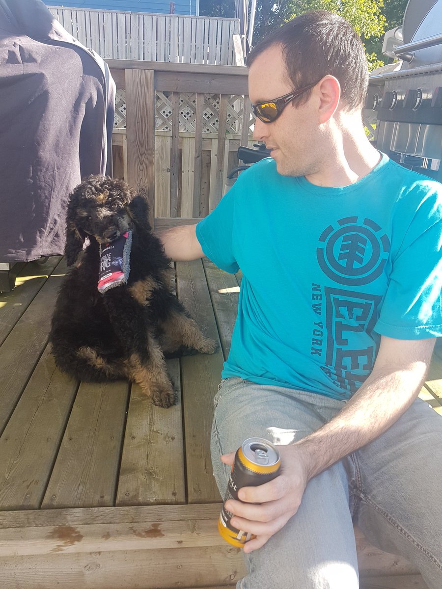 cakellar09's tweet image. Beers with my boys 
#jorahtheexplorer #standardpoodle #phantompoodle #petsofinstagram #dogsofinstagram #poodlesofinstagram #poodlestyle #poodlelife