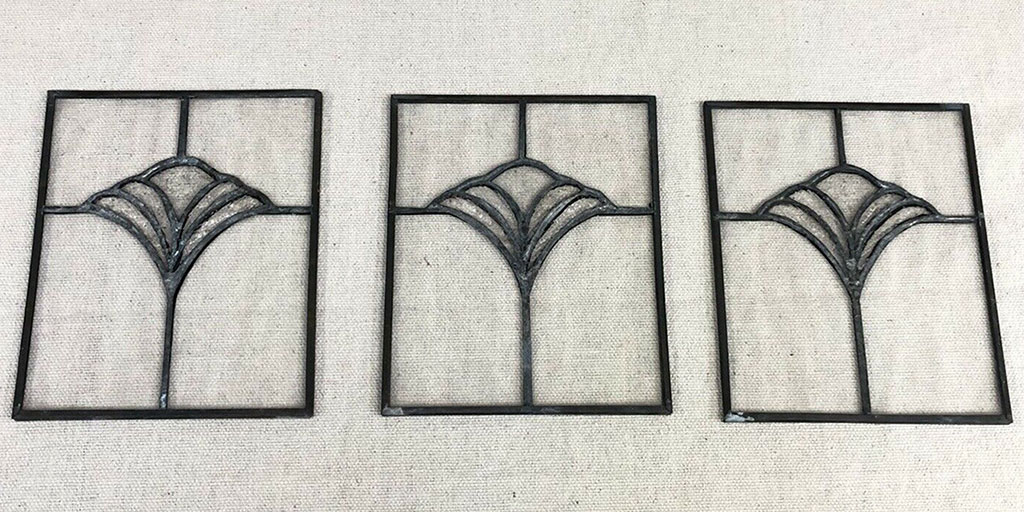 CommForklift's tweet photo. These three vintage leaded glass panels are so charming! https://t.co/PD46WIyXw8
#leadedglass #leadedglasswindow #vintageleadedglass #vintagewindow #vintagestyle #vintagehome #homerestoration #salvage #reuse #CommunityForklift #DMVmetro #PrinceGeorgesCounty https://t.co/87aayTsCOK
