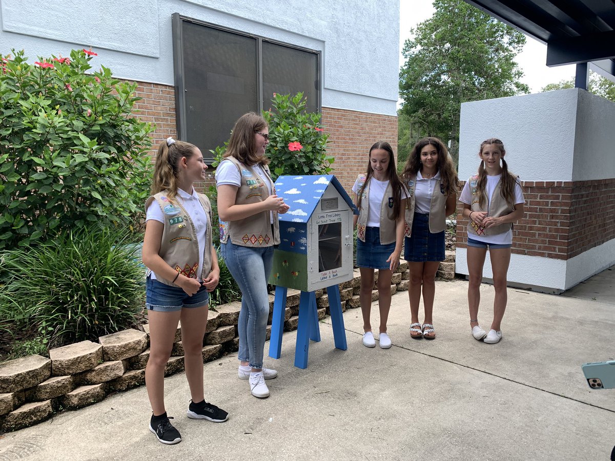 preserve_thelit's tweet photo. Thank you to Girl Scout Troop #978 for the adorable LITTLE LIBRARY which is a wonderful addition to our @preserve_thelit and our @WESPANTHER community 🐾! Your hard work will serve the people of this community in the true spirit of Girl Scouts💙 THANK YOU #WeGrow #WESreads https://t.co/ykvRTm3TtD
