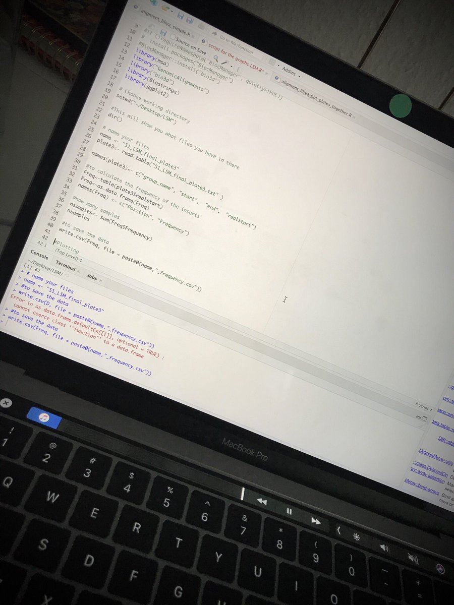 LilechkaM's tweet photo. Trying to love R. 
Or when your project leaves you no choice https://t.co/geZoCQ3Bq7