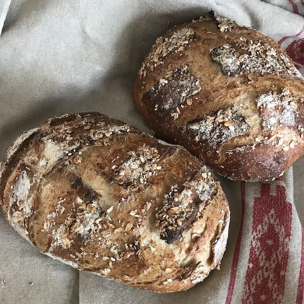 BreadBakerDani's tweet image. New bread updates from Severn Bites - mailchi.mp/a634d1881044/s… Online sourdough class, bread with fermented raisins and something fishy, virtual teas and dinners #breadwise #realbread #sourdoughclass