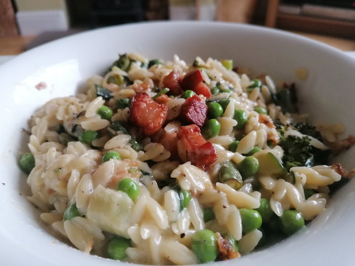 Summer Veg Orzo with added Pancetta as I wasn't quite ready to go full vegetarian!! 😁 This dish never to disappoints <a href="/The_Whitehall/">The Whitehall Restaurant & Bar</a>!!!! 👌