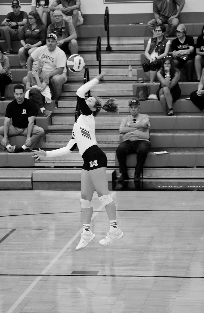 RedHawkVB's tweet photo. The #Program is excited to announce the verbal commitment of Senior 🙌🏼 Setter Nikki Jones to Purdue Fort Wayne @MastodonWVB!!! #Jones 👏🏼👏🏼 #GoDons 🐘 #Program 🏐✍🏼 #NCAA https://t.co/FhjHcHpYWQ
