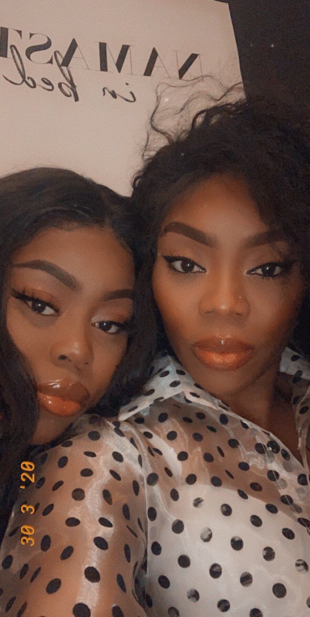 christianora_'s tweet photo. The owners               The brand ✨ https://t.co/G5JqRrj5Fm