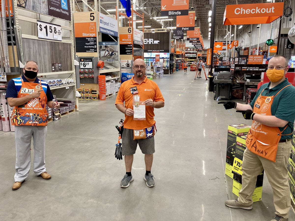 Shane Bird Baker (@shanebirdbaker1) on Twitter photo Steve getting some love from the BIG man <a href="/SeanBrownD133/">Sean Brown</a> for his help with BOPIS. So blessed to have such a great district leader. Store 6301 FWB. #store6301 #met #partnership #oneteam #orangeblooded #homeraward <a href="/BordwellPam/">Pam Bordwell</a> <a href="/zdupreeMET/">zack dupree</a> #Unstoppable <a href="/paul_harger/">Paul Harger</a> <a href="/WeidmanJess/">Jess Weidman</a> Steve getting some love from the BIG man <a href="/SeanBrownD133/">Sean Brown</a> for his help with BOPIS. So blessed to have such a great district leader. Store 6301 FWB. #store6301 #met #partnership #oneteam #orangeblooded #homeraward <a href="/BordwellPam/">Pam Bordwell</a> <a href="/zdupreeMET/">zack dupree</a> #Unstoppable <a href="/paul_harger/">Paul Harger</a> <a href="/WeidmanJess/">Jess Weidman</a>
