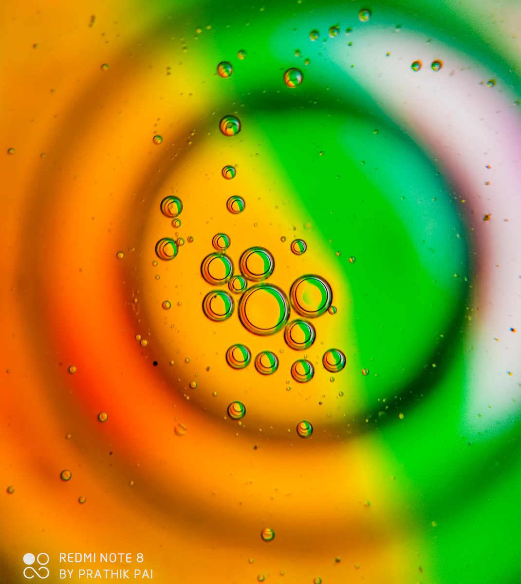 Prathik__Pai's tweet photo. Oil + water Photography 🎨..
.
.
Shot on :- Redmi Note 8 @RedmiIndia @XiaomiIndia @manukumarjain
@s_anuj @sumitsonal
.
.
#fanswithbenefits #redminote8 #shotonredmi #redmiindia #creatathome #mobilephotography #photographer https://t.co/4duCreqHJP