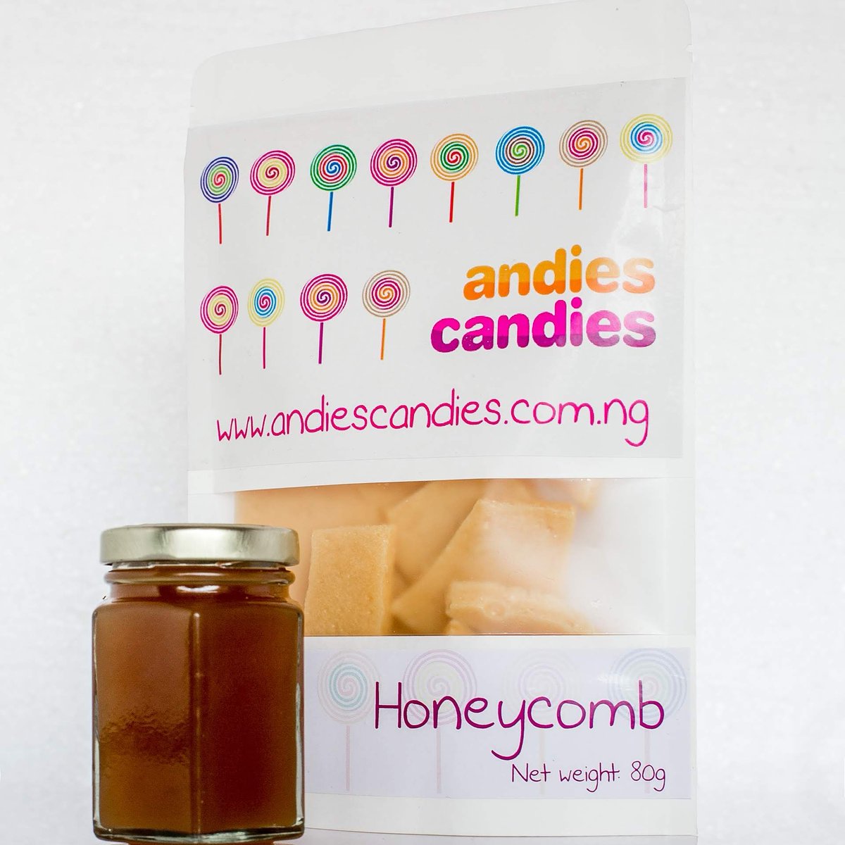 AndiesCandiesNG's tweet photo. Honey Comb candy as a cake topper!
Yay or Nay?

Photo credit: Pinterest 
#Andiescandies #Honeycombcandy https://t.co/jjfps6nPD9