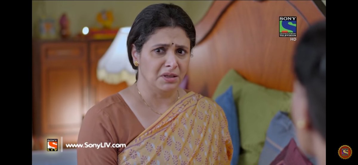 + as it had become a second nature to ishwari at this point and jumping to conclusions like we see at end of the episode when she says: per mujhe aise lagg raha tha ki woh mujhe dhamki de rahi thi:. When Sona shares her concerns with dev by saying+  #KRPKAB