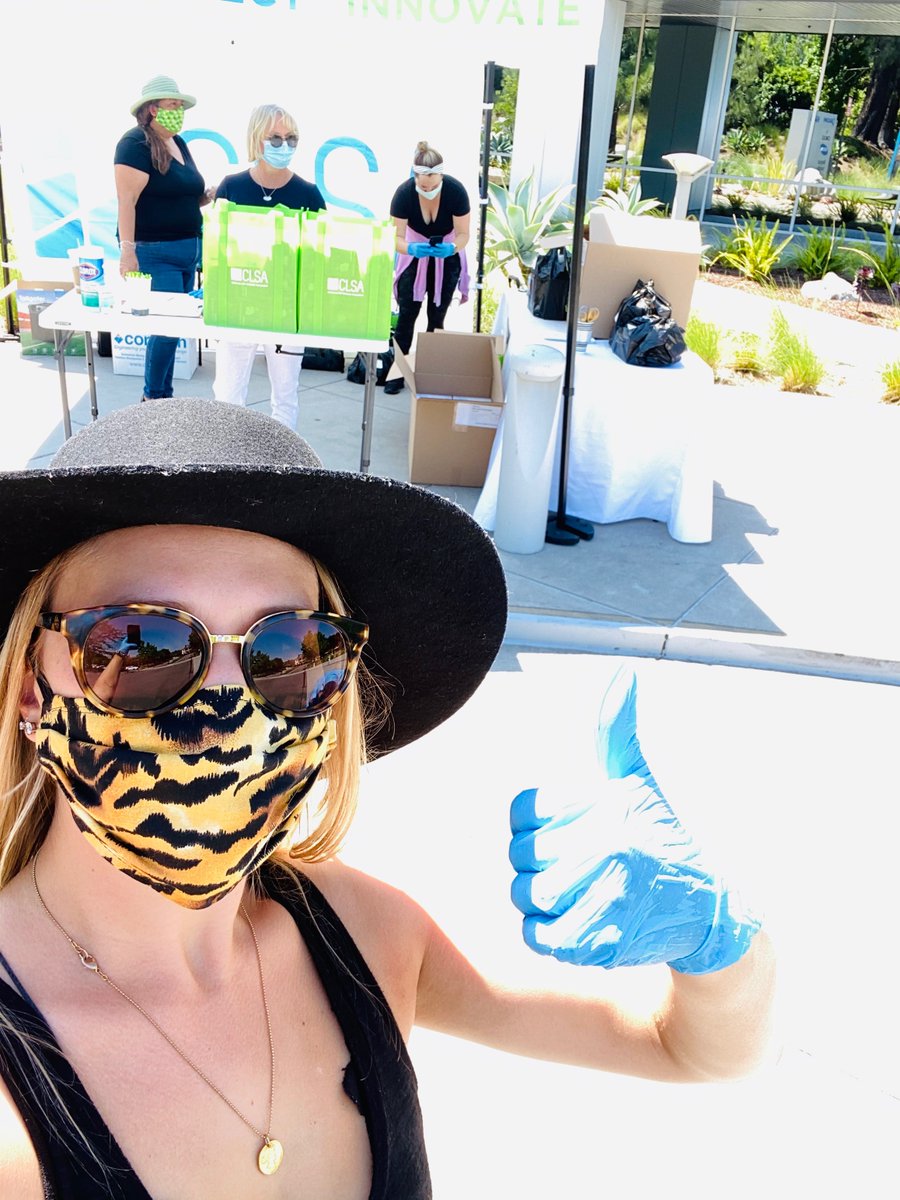 CALifeSciences's tweet photo. Team CLSA safely getting PPE into the hands of essential CA life sciences companies

#innovation > #COVID19

Thank you @Cal_OES @CalOES_Dir and @CAgovernor 

The life sciences are a critical part of CA's economy and the safety of employees is paramount to getting us moving again https://t.co/VqdFts3BHZ