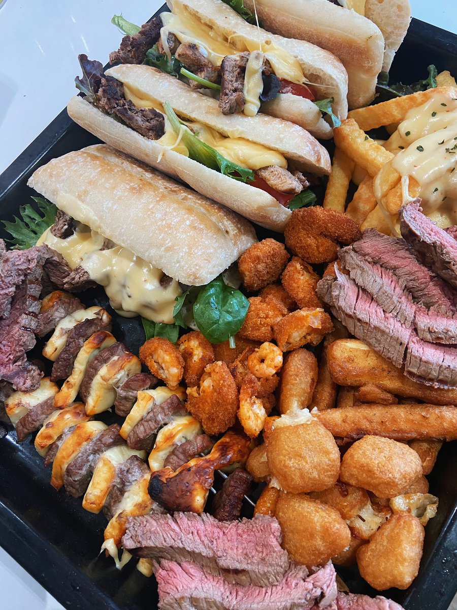 becdurrant's tweet photo. Not made a platter for a while but back with a steak and prawn one 😍🤤 https://t.co/yQOEuhZHR7