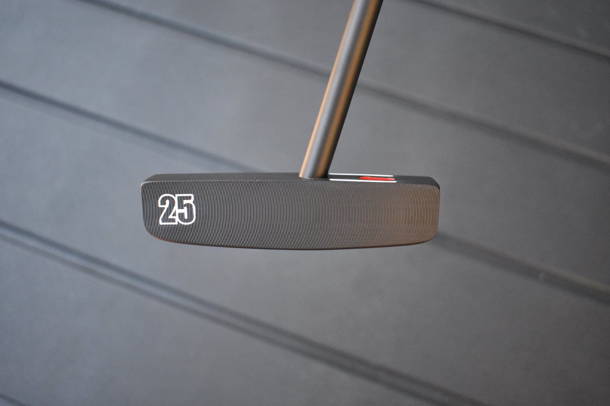 the_club_lab's tweet photo. Had the awesome honor to work with @realdarrenmccarty on this one!  Tribute to his 4 Stanley cups with the #redwings .
.
.
#scottycameron #scottycameroncustomshop #circlet #fortouruseonly #madeforthetour #camerongallery #tour #009 #newport2 #timeless #carbon #350g #ftuo https://t.co/NjOGzOYx1A