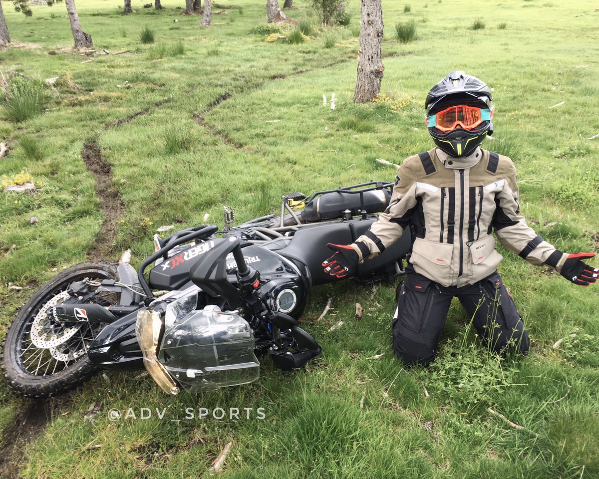 PereAdvSports's tweet photo. 🗼Cono siempre apunto!!
@adv_sports .
.
.
.
#WLFEnduro #Adv_Sports 
#RevitAdventure #conoadvteam #BridgestoneMoto #Adventurebikeriders #triumphtiger https://t.co/Y7jcsx505v