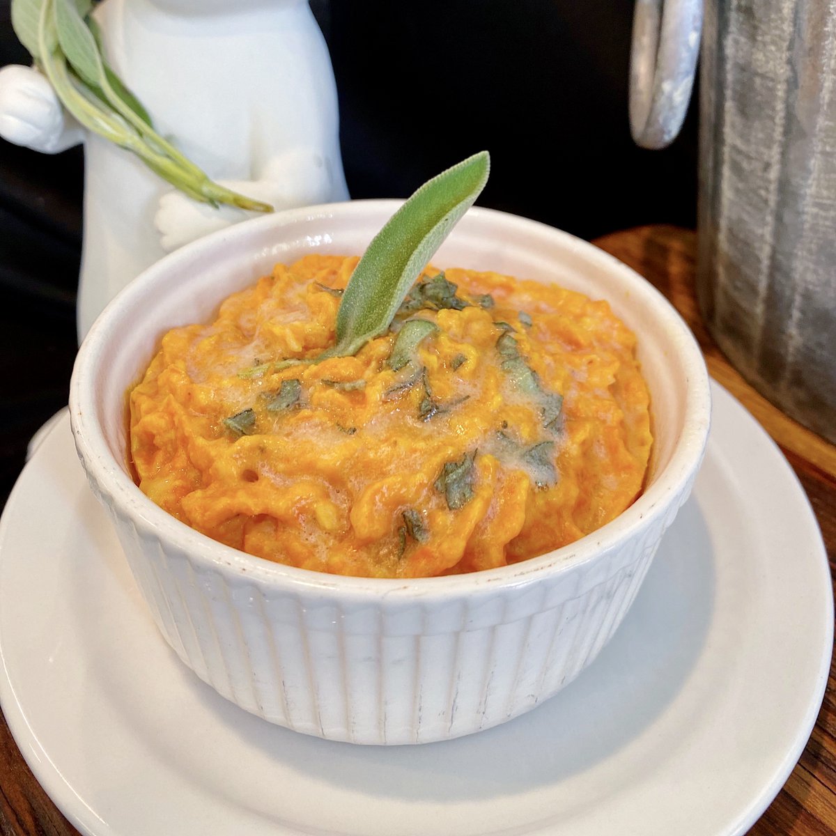 DiamondBacksW's tweet photo. A great meal isn't complete without great sides. 🍽️ 😋

Try our new Carrot Souffle with sage butter and Char-Grilled Broccoli topped with Calabrian Chili and Pecorino Romano with your favorite DiamondBack's entrée! https://t.co/sqfGftpgPL
