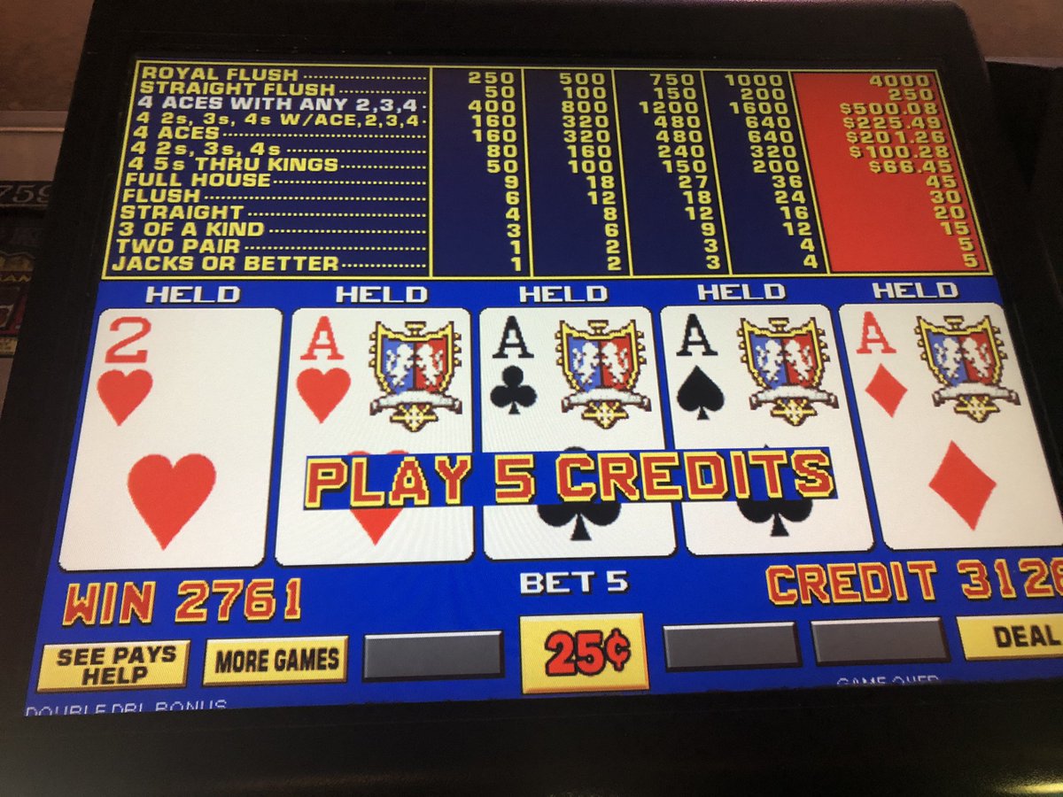 BobbyGsVentures's tweet photo. Hit the Aces at Mikes bar for almost $700. And Fโn dealt with the kicker! @4QueensLV
#pointies https://t.co/sIANlXiU2z