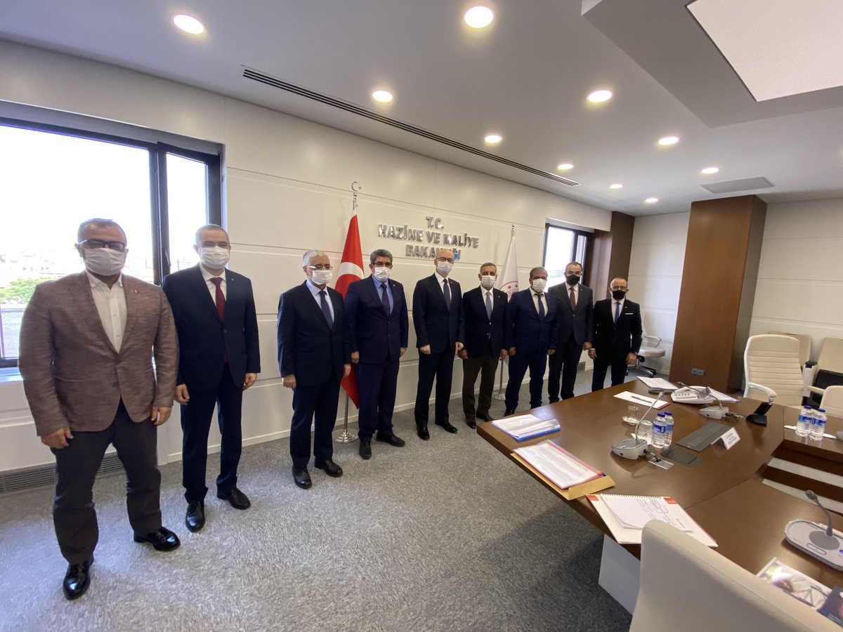 Hazine ve Maliye Bakan Yrd. Sn. Bülent Aksu başkanlığında, TOBB YKÜ Sn. <a href="/HAKANULKEN/">Hakan Ülken</a> ve SAİK üyelerinin katılımıyla sigortacılık sektörüne yönelik bir toplantı gerçekleştirildi.Bu kapsamda SEDDK ve SAİK, 9 Mayıs’ta yayımlanan Yönetmeliğin düzenlenmesiyle ilgili çalışmalara başladı