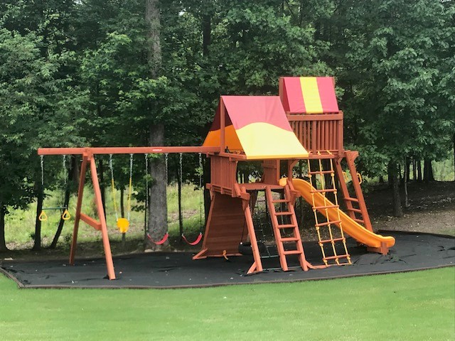 woodplay's tweet photo. Great looking install of a 6' Outback with Monkey Bars and a Skybox. Borders are in and just waiting on the rubber mulch. Give us a call today as all sets are 10% off in June!

 #woodplay #swingsets #playsetsraleigh #woodplaync #playsets #durhamplaysets #caryplaysets https://t.co/2YfGW5Zt0a