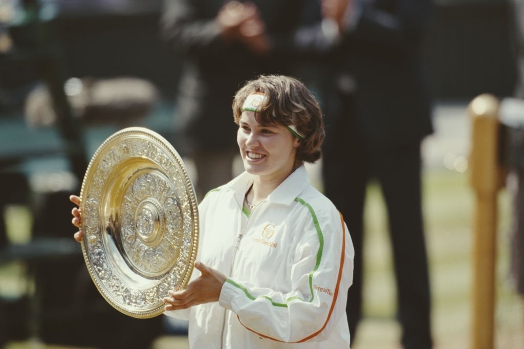 STALO SE 5. ČERVENCE: Možná jsem příliš mladá. Wimbledonu kraluje 16letá Hingisová - iDNES.cz