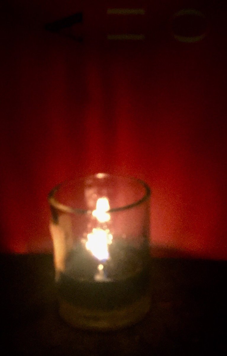 RossellMarina's tweet photo. Rosa, estimada, i admirada. Que la llum d’aquesta espelmeta t’acompany...❤️
Descansa en Pau.  #rosamariasarda 🍂 https://t.co/ov820efgK2