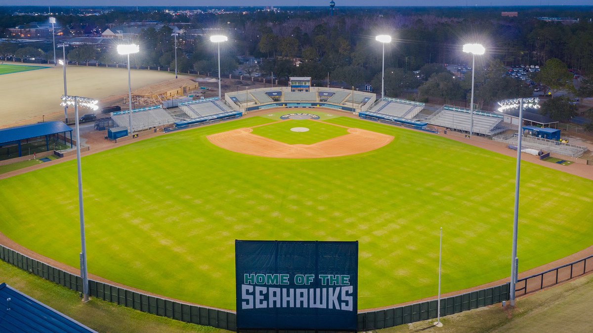 CrumrineNyk's tweet photo. A little late but i’m blessed to announce that i’ve committed to continue my college career at UNCW! Thanks to @CoachHood17 for giving me this opportunity! All glory to God
@UNCWBaseball
 @Mike_Rooney
 @ftrstarsscout 
@CollegeBallNat https://t.co/hGnmOW4fbS