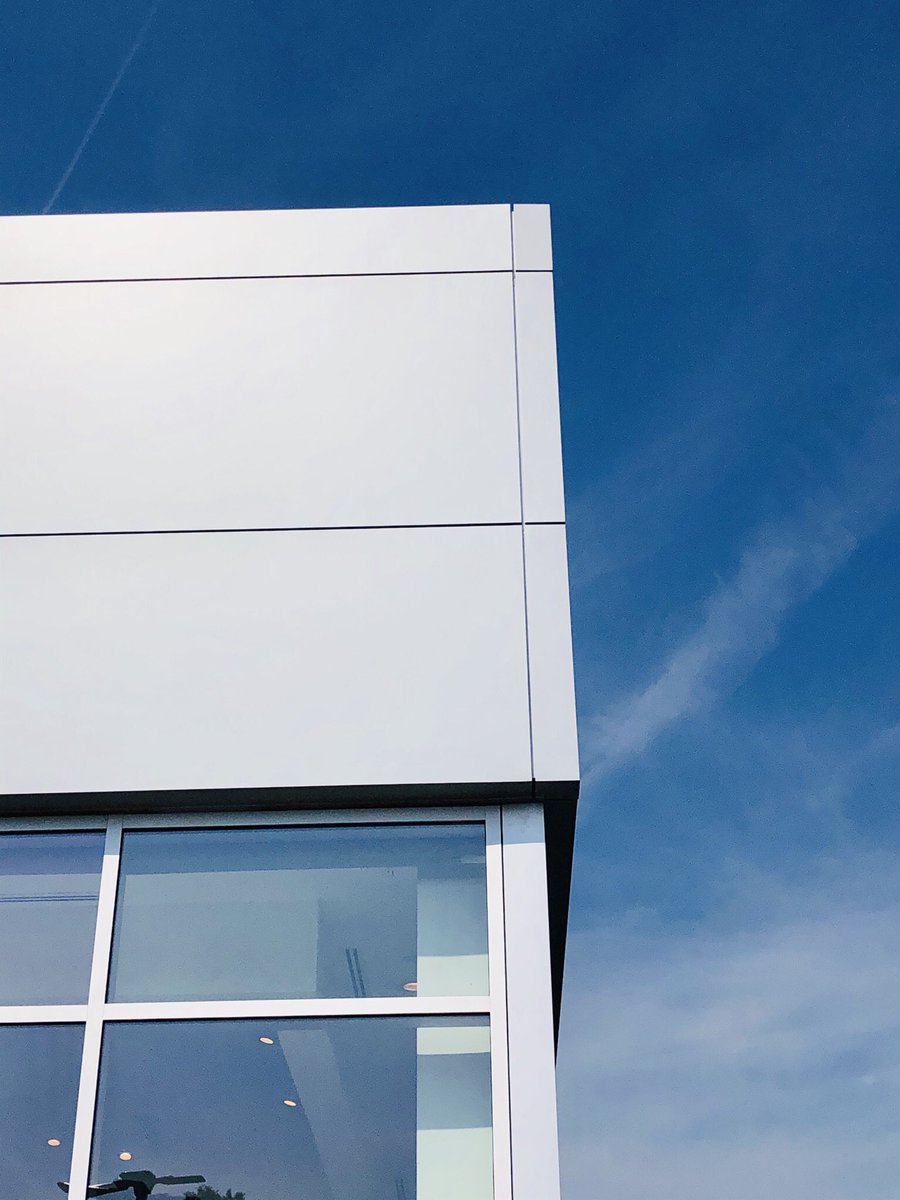 FairfieldMetal's tweet image. #ThrowbackThursday Bridgewater Audi still looks good. @arconic Over 9,000 square feet of the Econect-RS system. #ACM #Metal